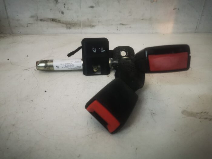 Anclajes cinturones seguridad con pretensor Mercedes C320 W203 2005