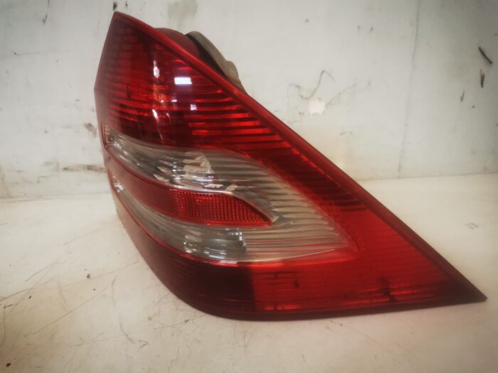 Piloto trasero derecho Mercedes C320 W203 2005