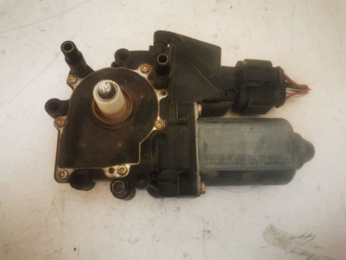 Motor elevalunas delantero derecho Audi A4 1999