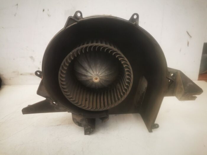 Motor ventilador calefacción Nissan Serena 1997