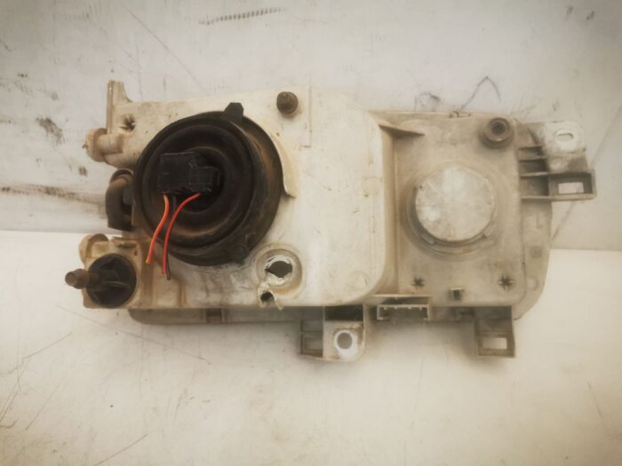 Faro delantero izquierdo Nissan Serena 1997