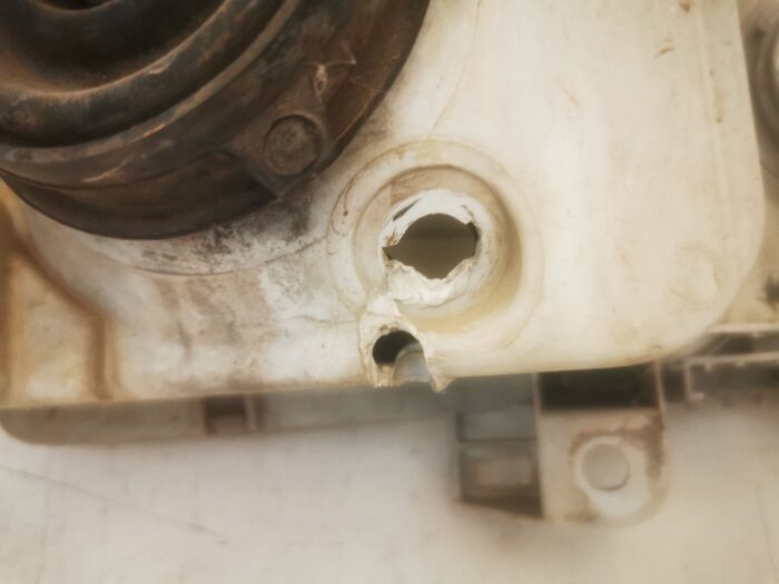 Faro delantero izquierdo Nissan Serena 1997
