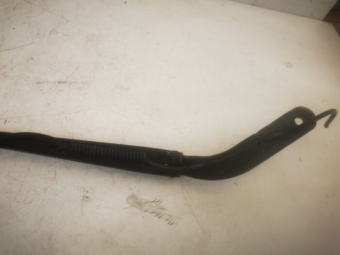 Brazo limpiaparabrisas delantero izquierdo Mercedes Sprinter 3.5T