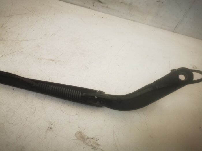Brazo limpiaparabrisas delantero derecho Mercedes Sprinter 3.5T