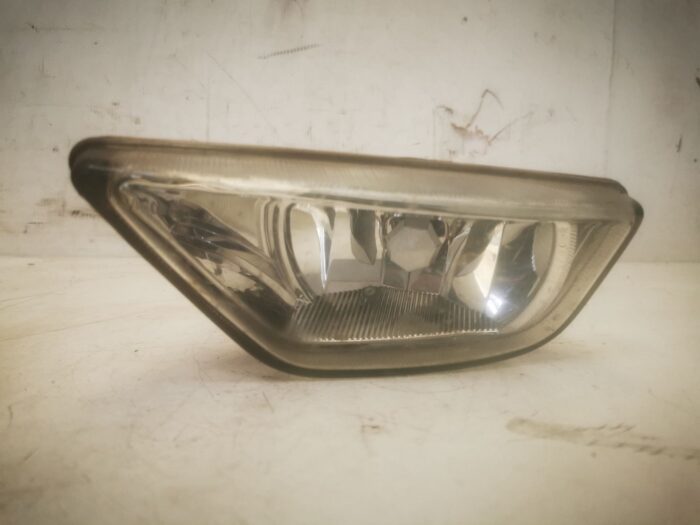 Faro antiniebla izquierdo Ford Focus 1999