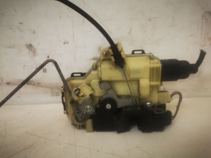 Cerradura puerta delantera izquierda Seat Ibiza III (6L) 2003