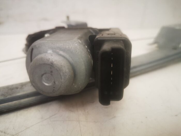 Elevalunas trasero derecho con motor electrico Renault Scenic II 2006