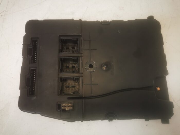 Caja Relés y fusibles Renault Scenic II