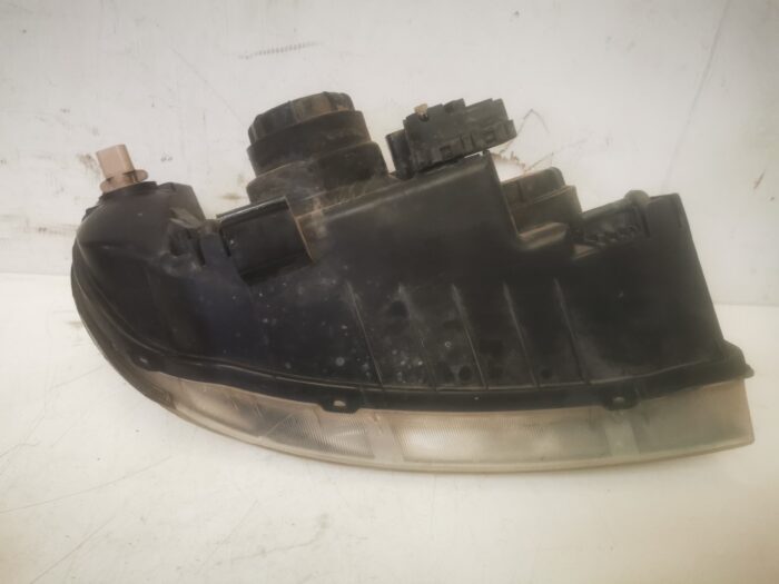 Faro delantero izquierdo Hyundai Matrix 2005