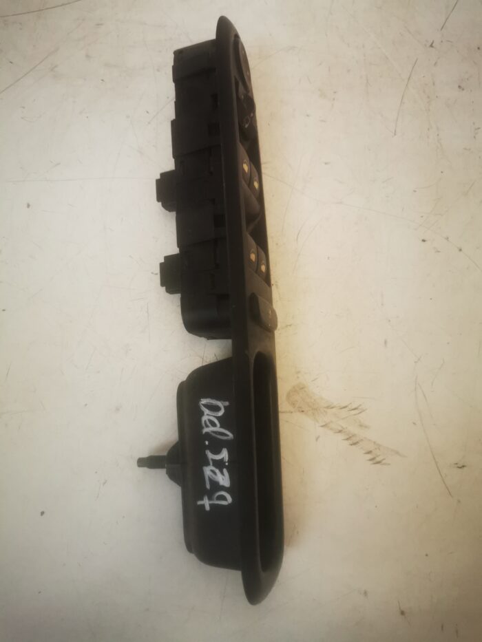 Mando elevalunas delantero izquierdo Peugeot 407 2006