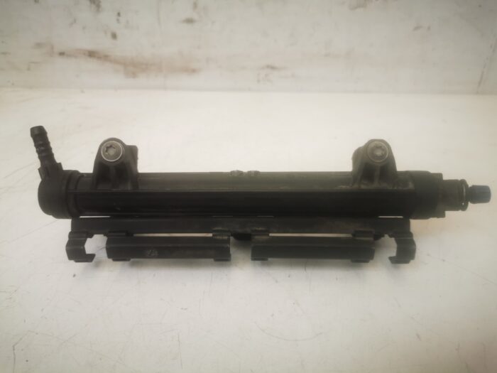 Rampa inyectora Volkswagen Polo IV (9N3) Seat Ibiza III 6L