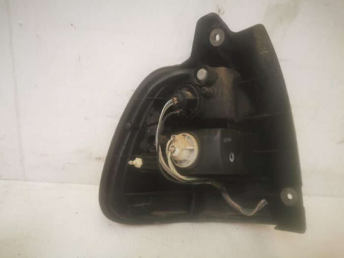 Piloto trasero derecho Suzuki Baleno ranchera 2001