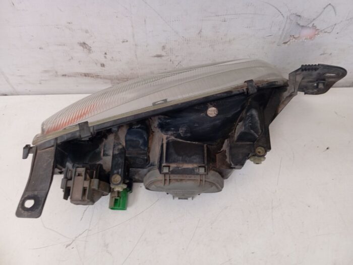 Faro delantero izquierdo Ford Fiesta IV 1996