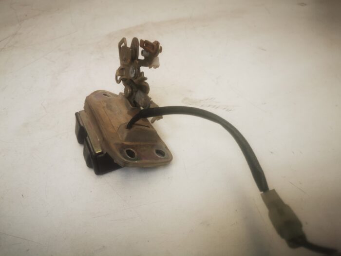 Cerradura maletero Suzuki Baleno 1997