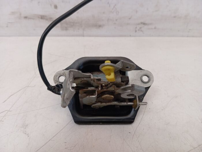 Cerradura maletero Nissan Almera Tino