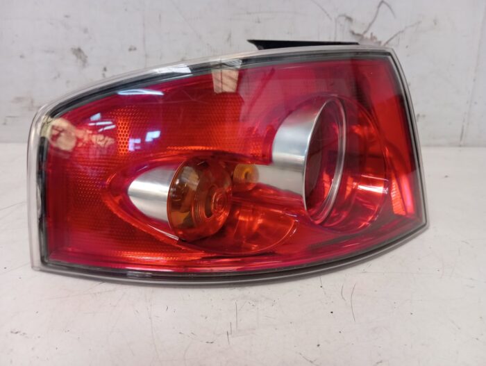 Piloto trasero izquierdo Seat Ibiza III 6L 2003