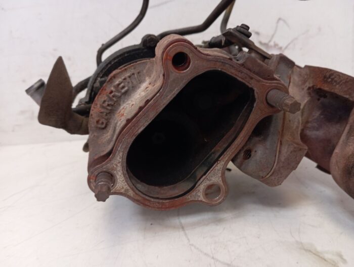 Turbo Nissan Almera Tino 2001
