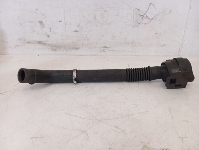 Cuello de relleno de aceite Mercedes Sprinter 3.5T 2012