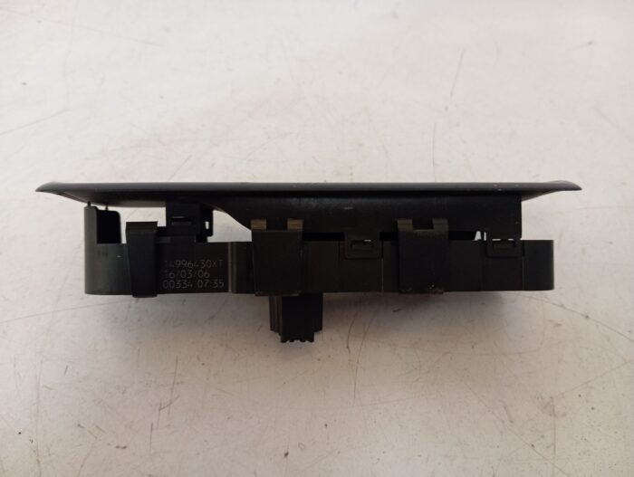 Mando elevalunas delantero derecho Citroën C8 2006