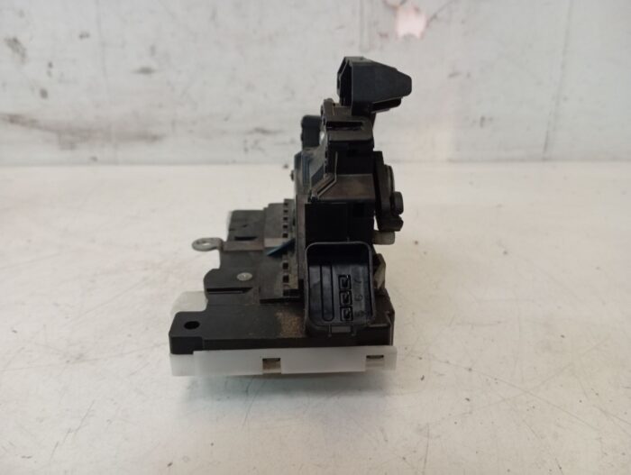 Cerradura puerta trasera derecha Ford Mondeo III 2005