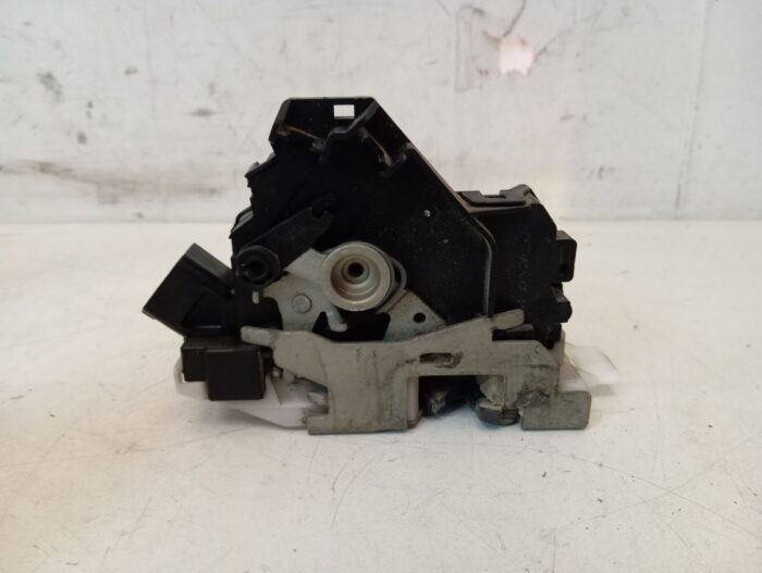 Cerradura puerta trasera derecha Ford Mondeo III 2005