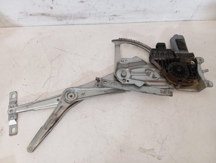 Elevalunas delantero derecho con motor Opel Astra H 2005
