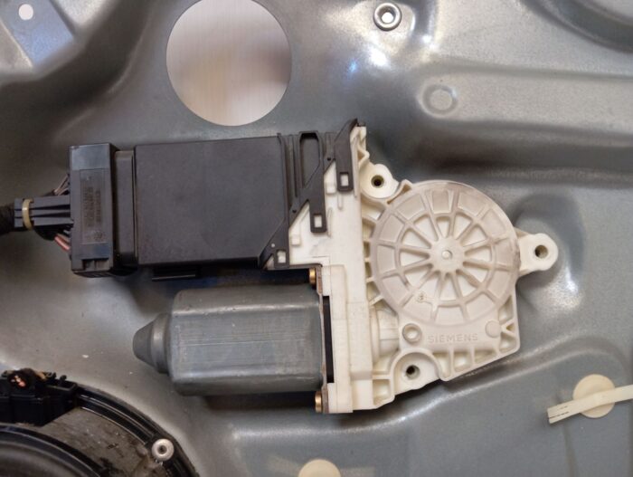 Elevalunas Delantero Derecho Volkswagen Golf IV 2002