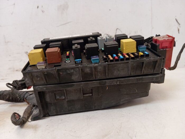 Caja Reles / Fusibles Opel Astra H 2004