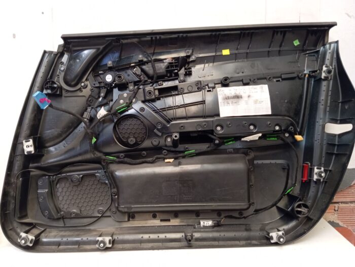 Panel de puerta delantero izquierdo Audi A6 Avant 2004