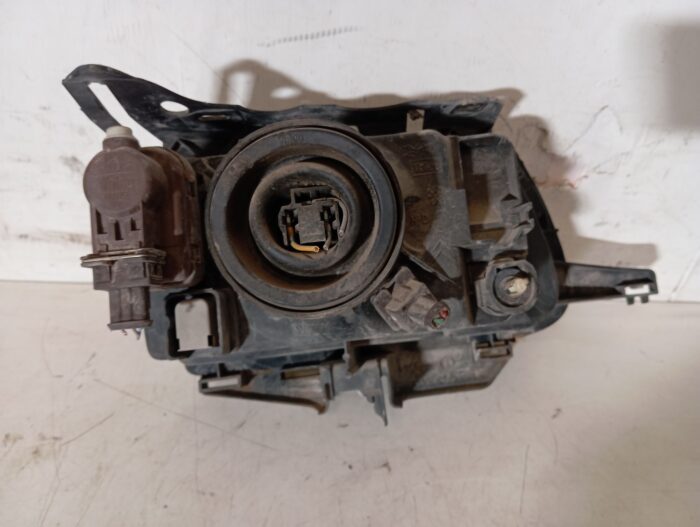 Faro Izquierdo Citroën Saxo 1998