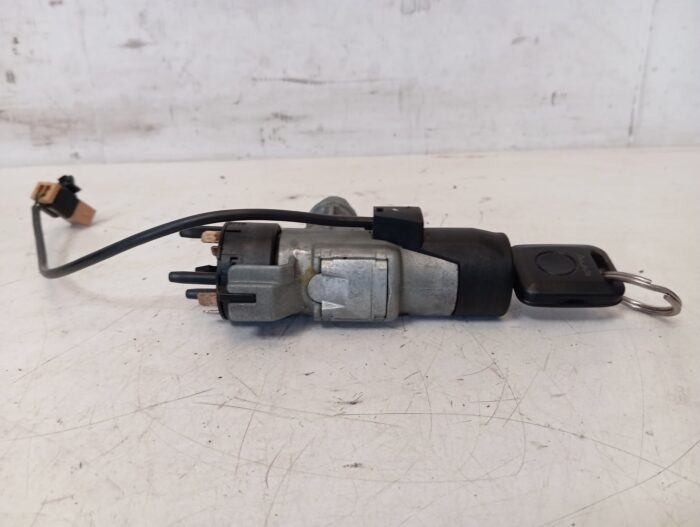 Conmutador de arranque con llave Audi 80 1995