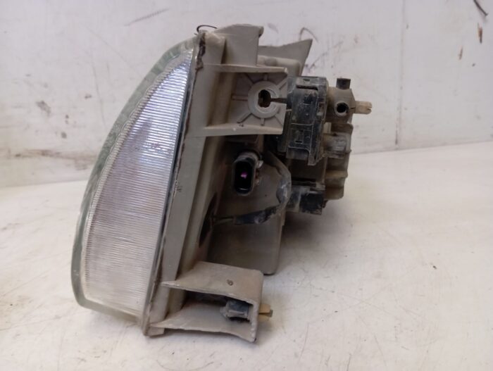 Faro Izquierdo Mitsubishi Galloper 1999