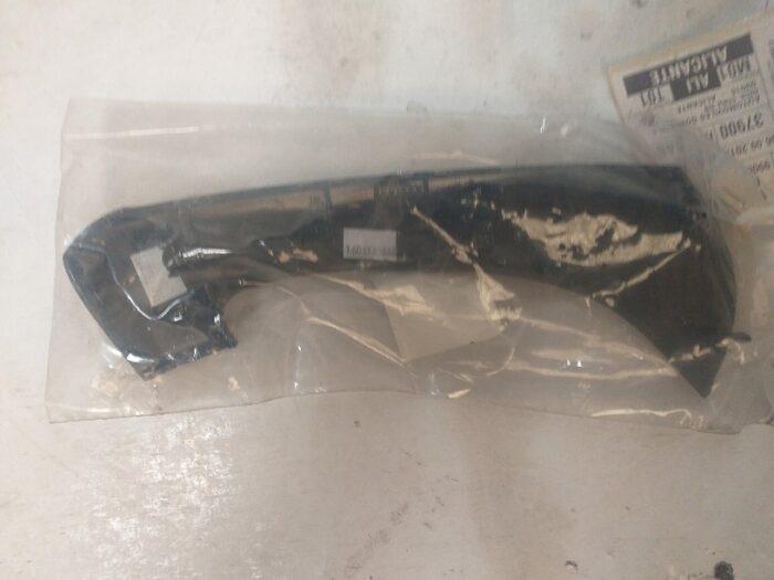 Moldura manija puerta trasera derecha Dacia nueva original