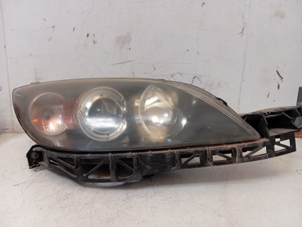 Faro derecho Mazda 3 2004