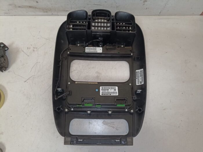 Consola central con mando climatizador Chrysler Grand Voyager 2002