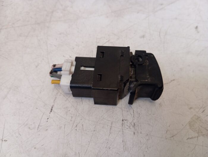 Botón elevalunas delantero derecho Hyundai Matrix 2003