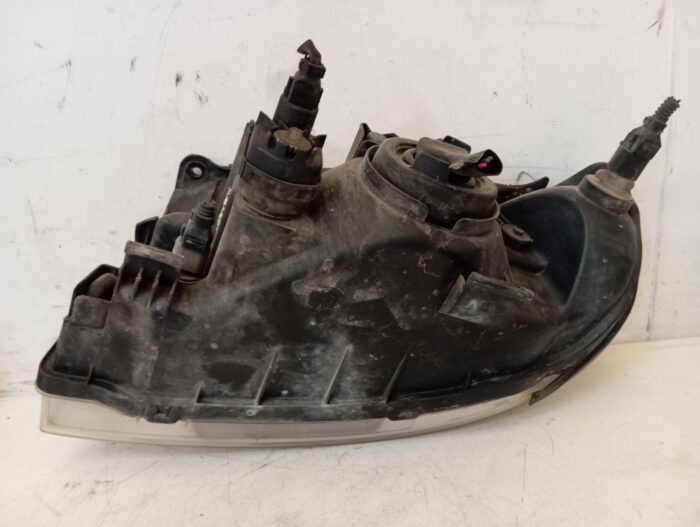 Faro delantero derecho Hyundai Matrix 2003