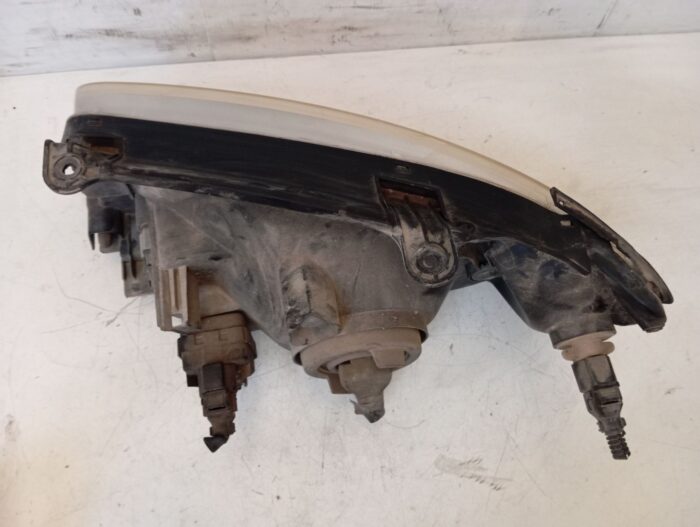 Faro delantero derecho Hyundai Matrix 2003