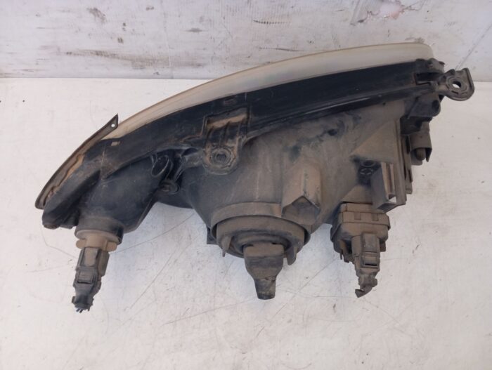 Faro Izquierdo Hyundai Matrix 2003