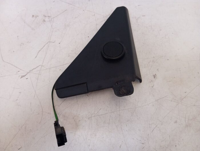 Tapa interior retrovisor derecho con tweeter Nissan Terrano II 1996