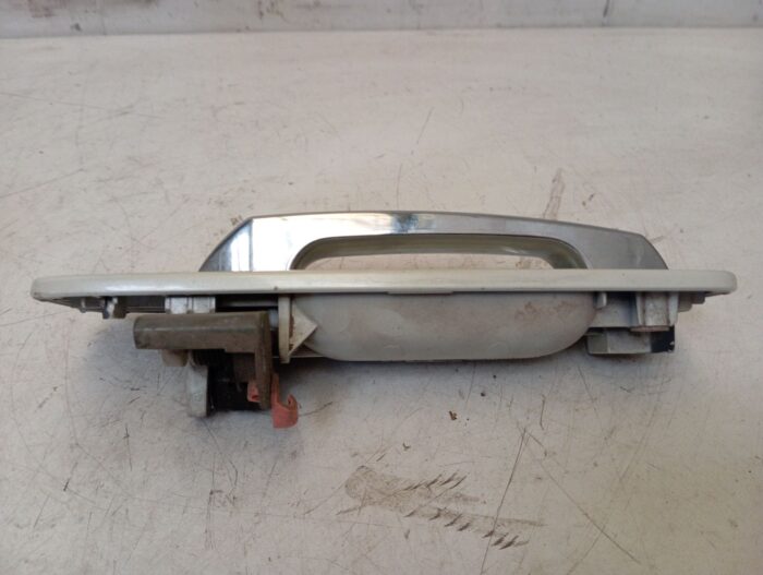 Maneta exterior trasera izquierda Nissan X Trail (T30) 2006