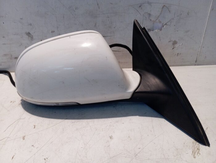 Retrovisor derecho eléctrico Skoda SuperB (3T) 2011 blanco