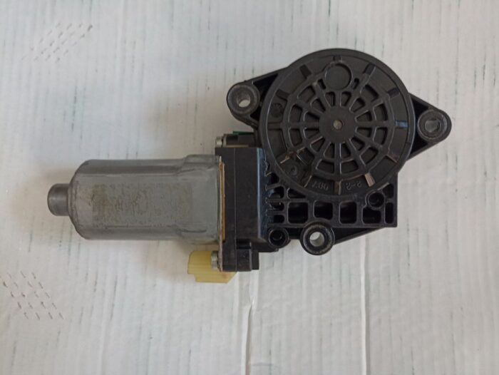 Motor elevalunas delantero derecho Hyundai Tucson 2009