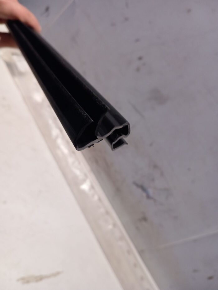 Junta estanqueidad cristal puerta delantera derecha Renault Megane IV nueva original