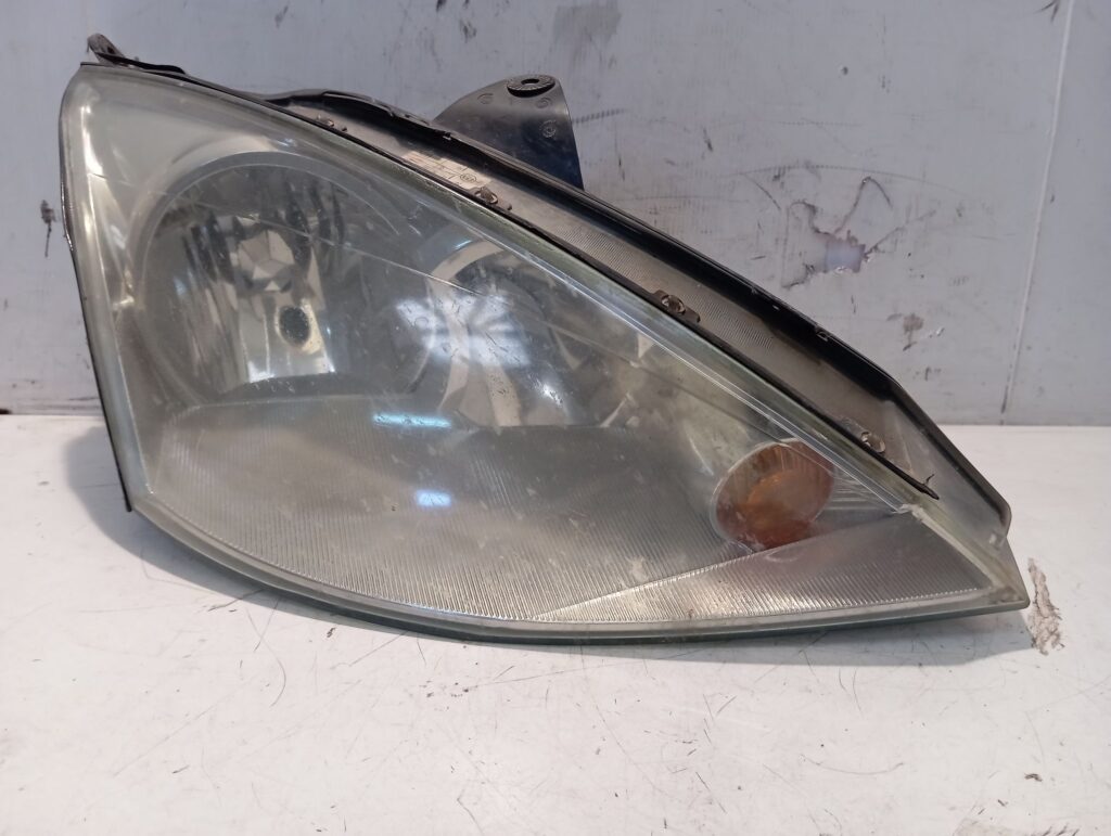 Faro derecho Ford Focus 1999