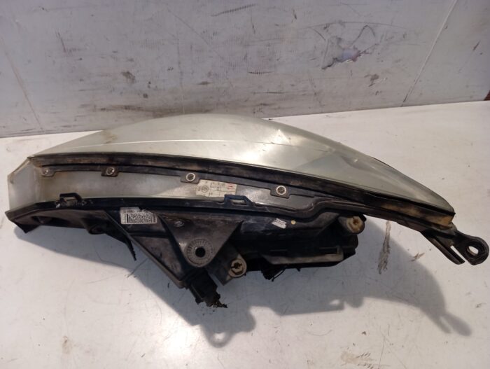 Faro derecho Ford Focus 1999