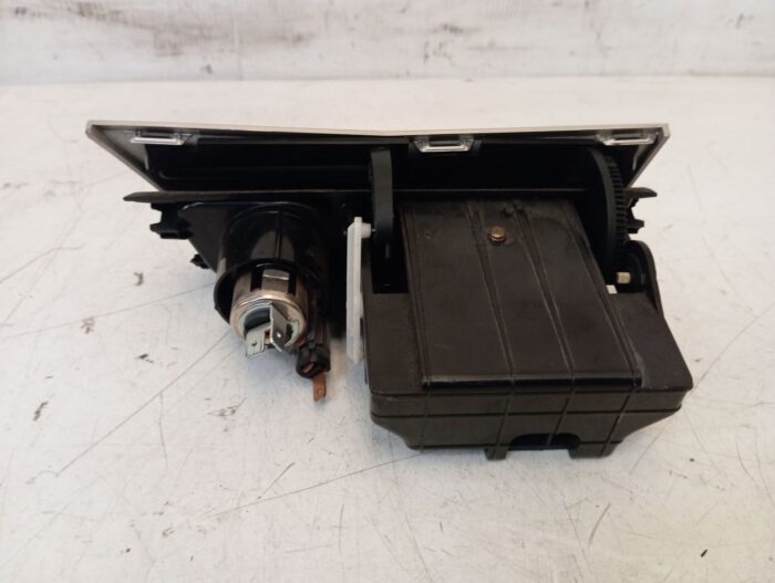 Cenicero Opel Astra H 2007