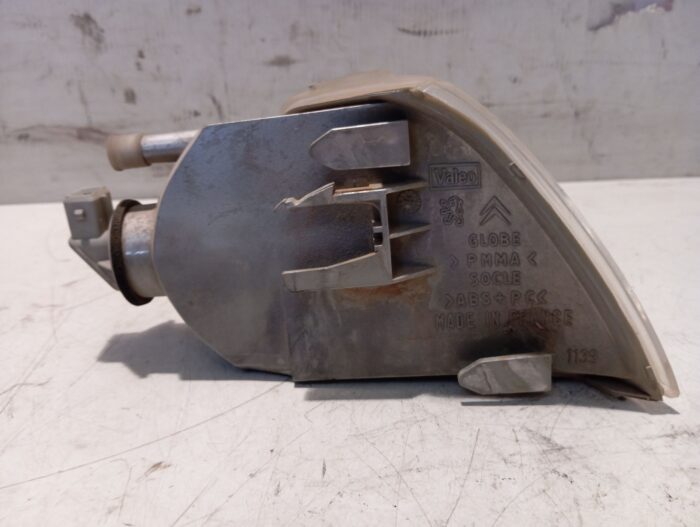 Piloto intermitente delantero Citroën Saxo 1998