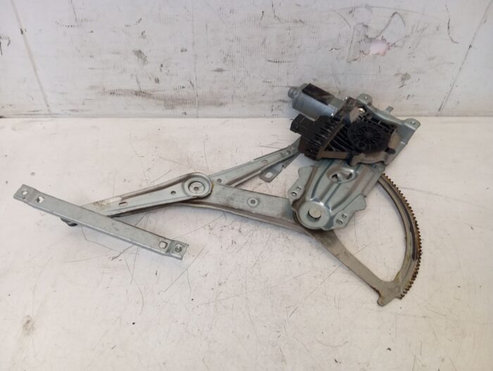 Elevalunas Delantero Derecho Opel Astra H 2005 con motor