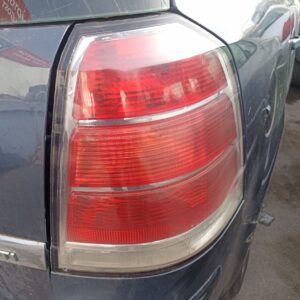 Piloto trasero derecho Opel Zafira B 2007